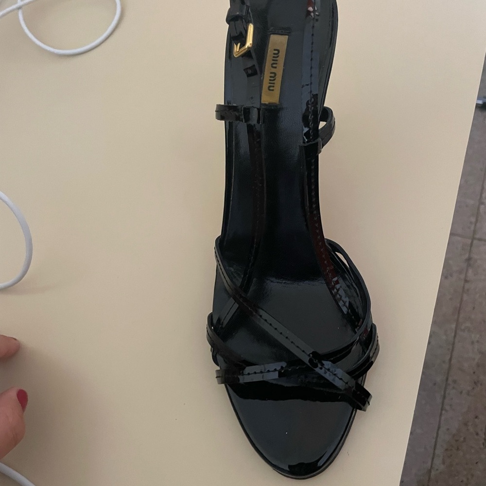 Lightly worn - Picture 2 of 2